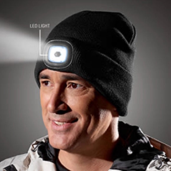 NEW Sharper Image UNISEX RECHARGEABLE LED
LIGHT UP BEANIE - Picture 3 of 5